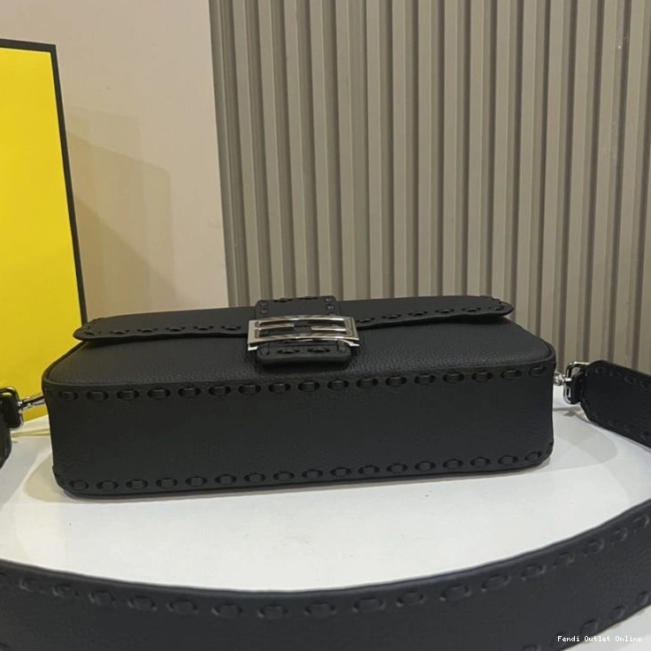 Affordable Black Leather Romano Bag Medium Selleria In Fendi Cuoio Baguette 0807